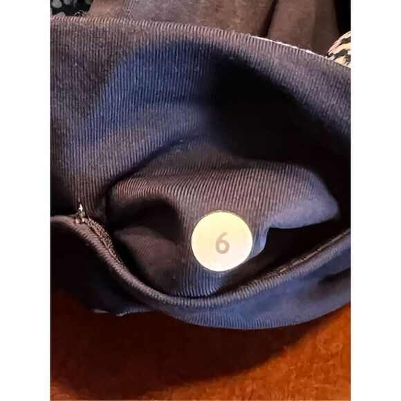 lululemon Size 6 Stash It Crop Leggings Inkwell Blue Pockets Reflective - Picture 4 of 5